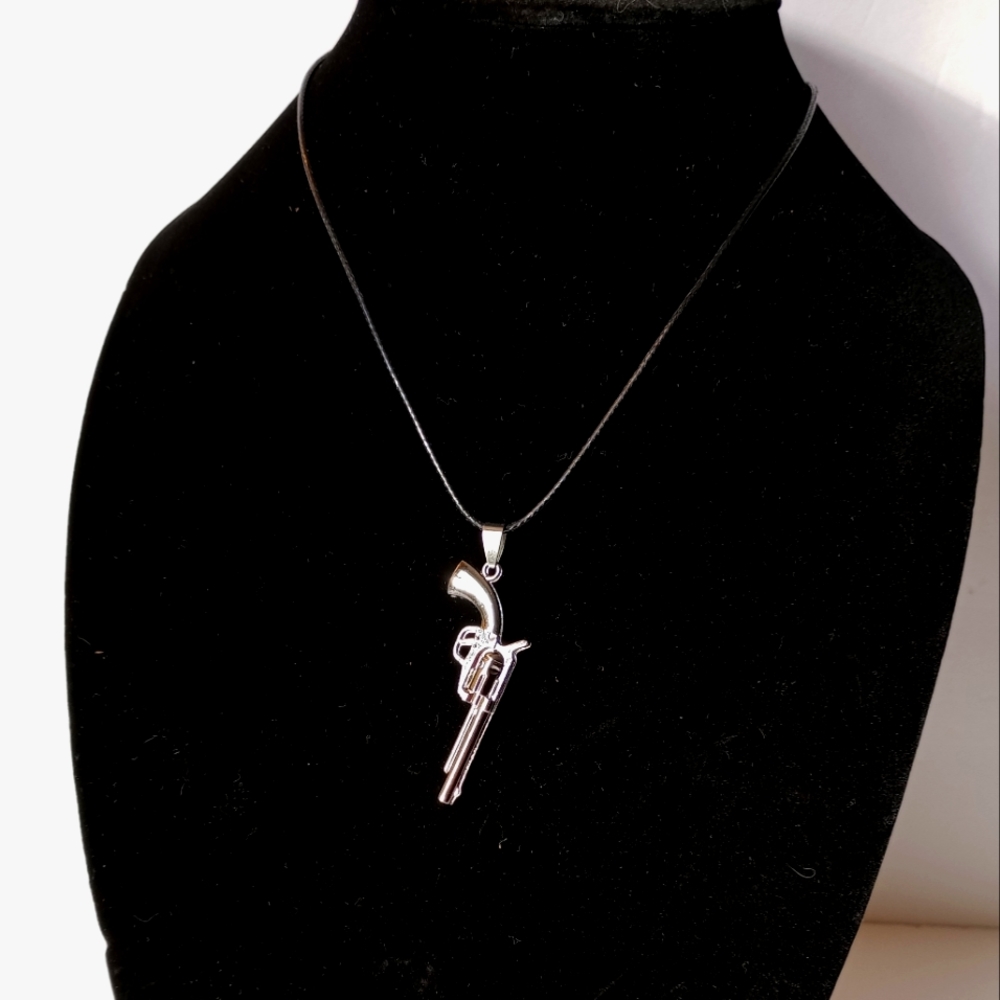 💥🔥New Pistol Necklace ADJUSTABLE